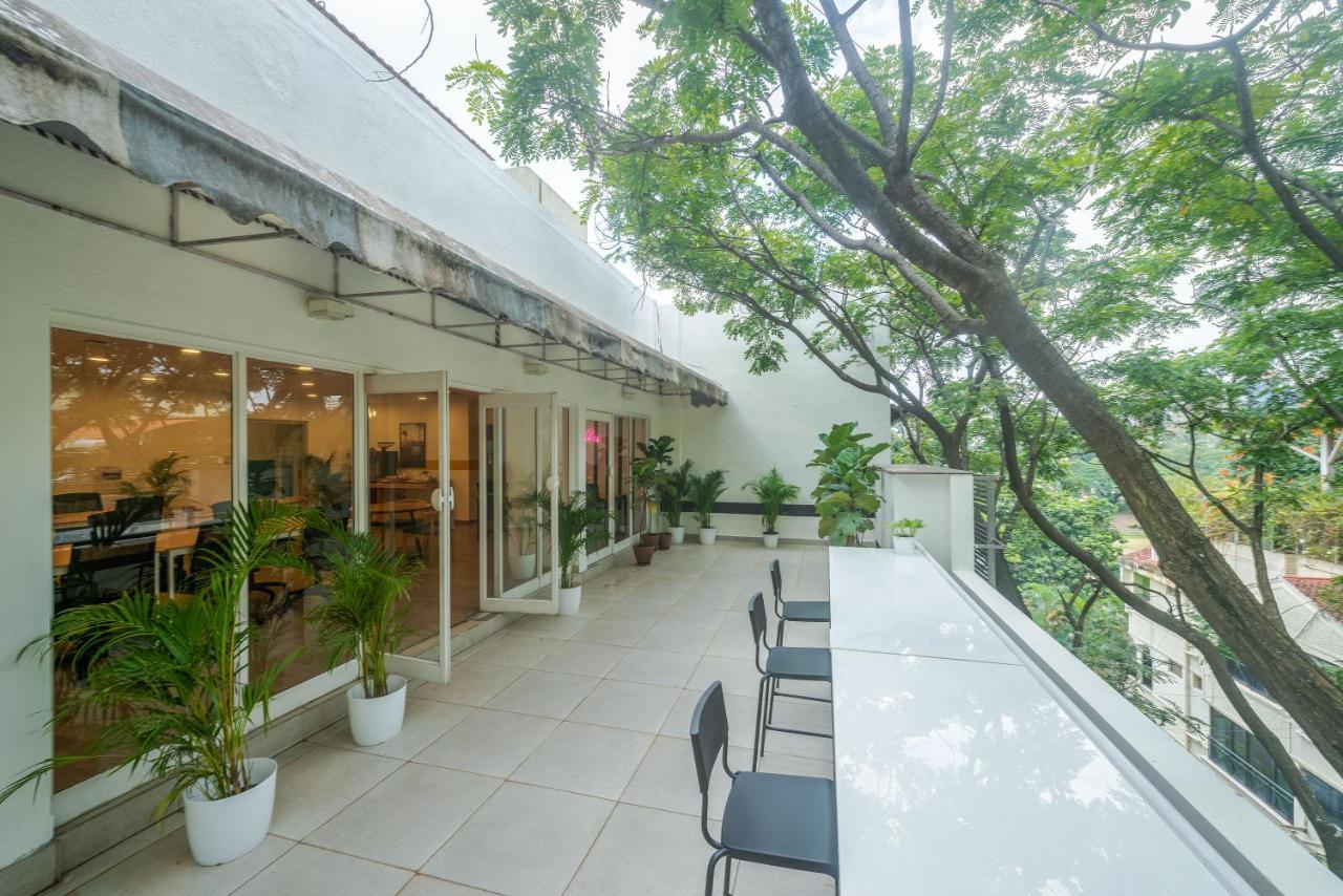 Olive Hotel Magrath By Embassy Group Bangalore Buitenkant foto