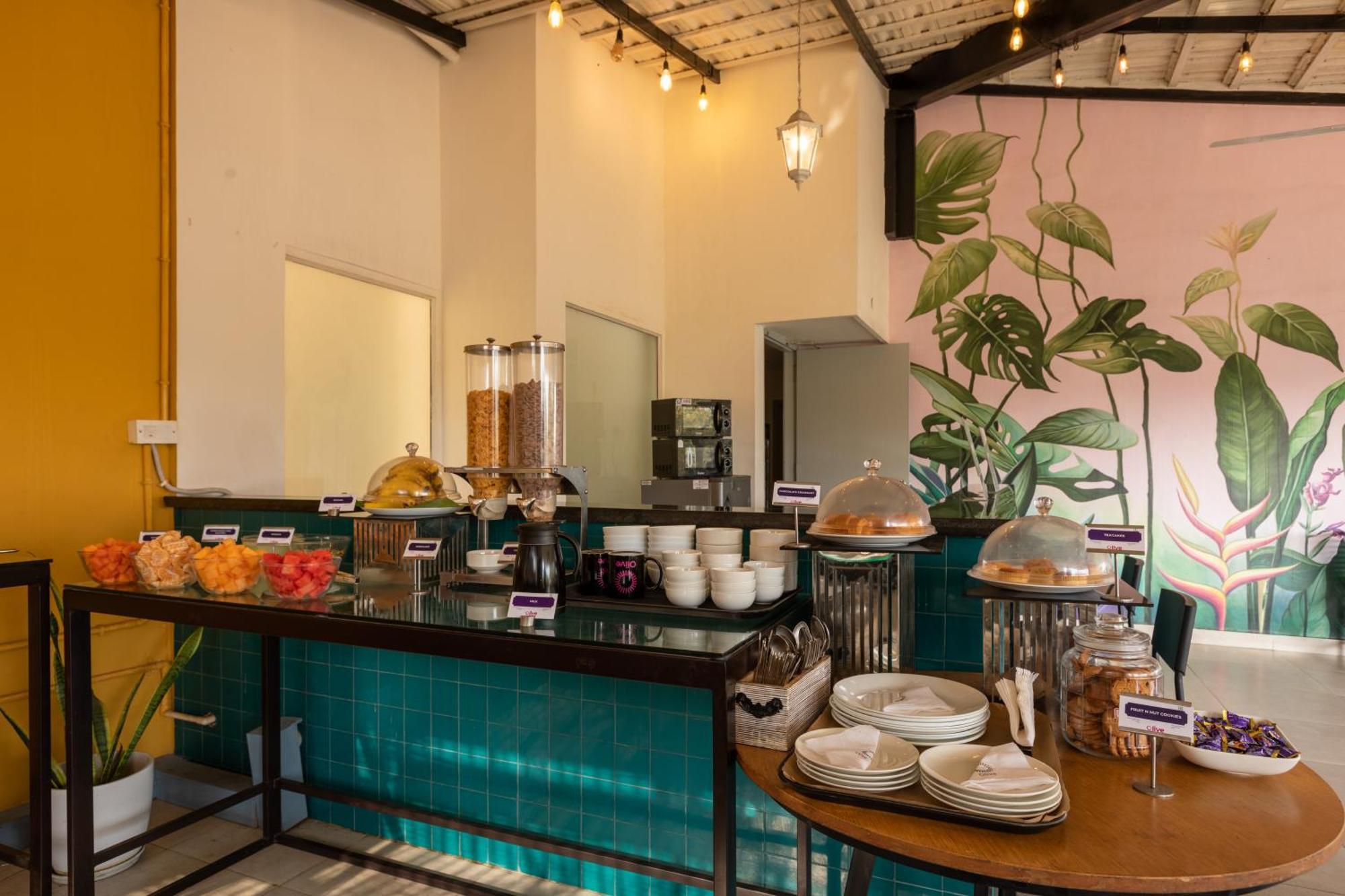 Olive Hotel Magrath By Embassy Group Bangalore Buitenkant foto