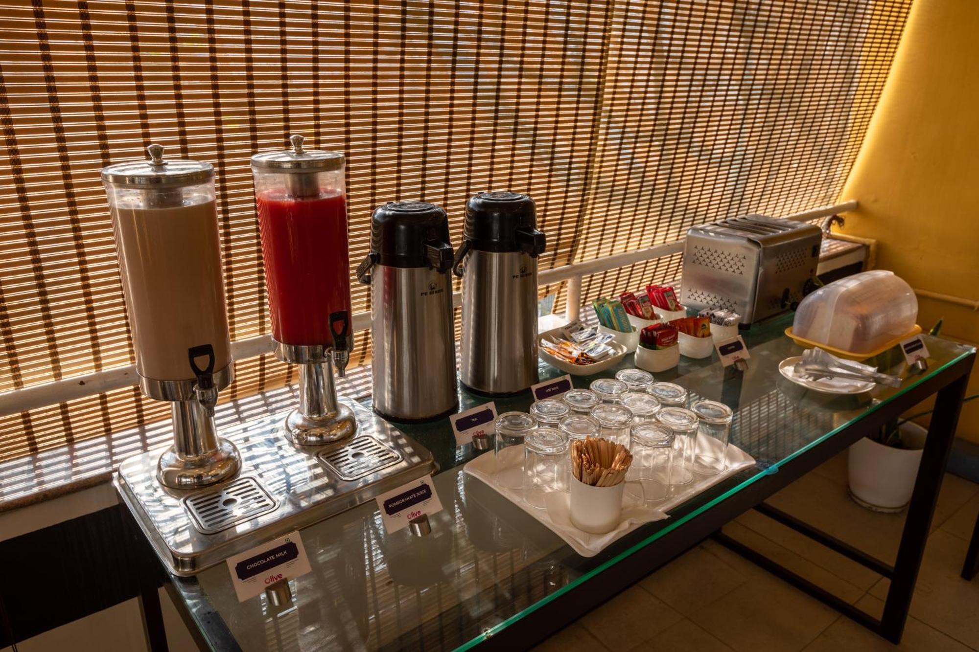 Olive Hotel Magrath By Embassy Group Bangalore Buitenkant foto