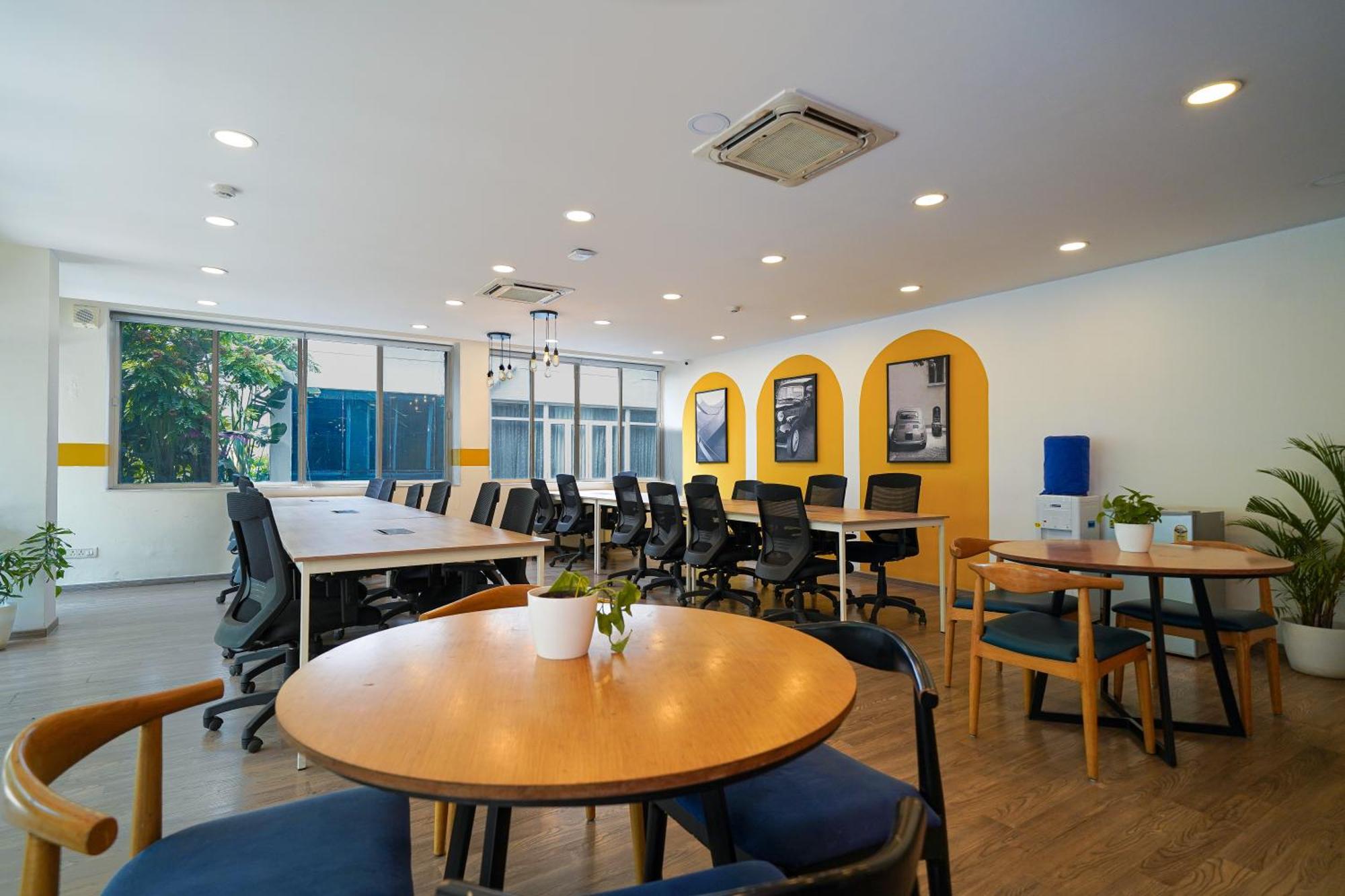 Olive Hotel Magrath By Embassy Group Bangalore Buitenkant foto