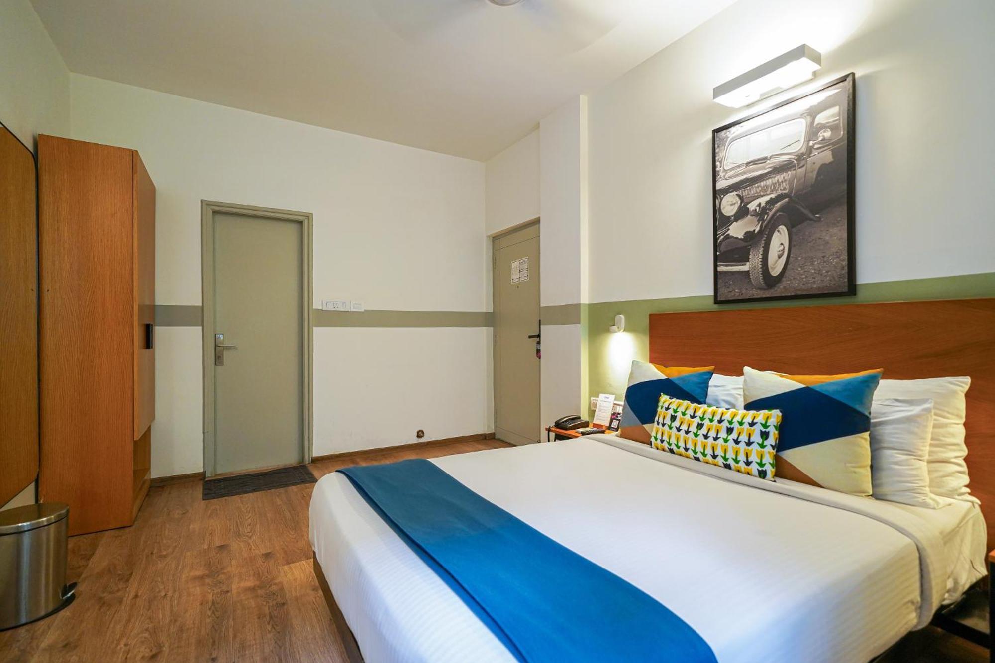Olive Hotel Magrath By Embassy Group Bangalore Buitenkant foto
