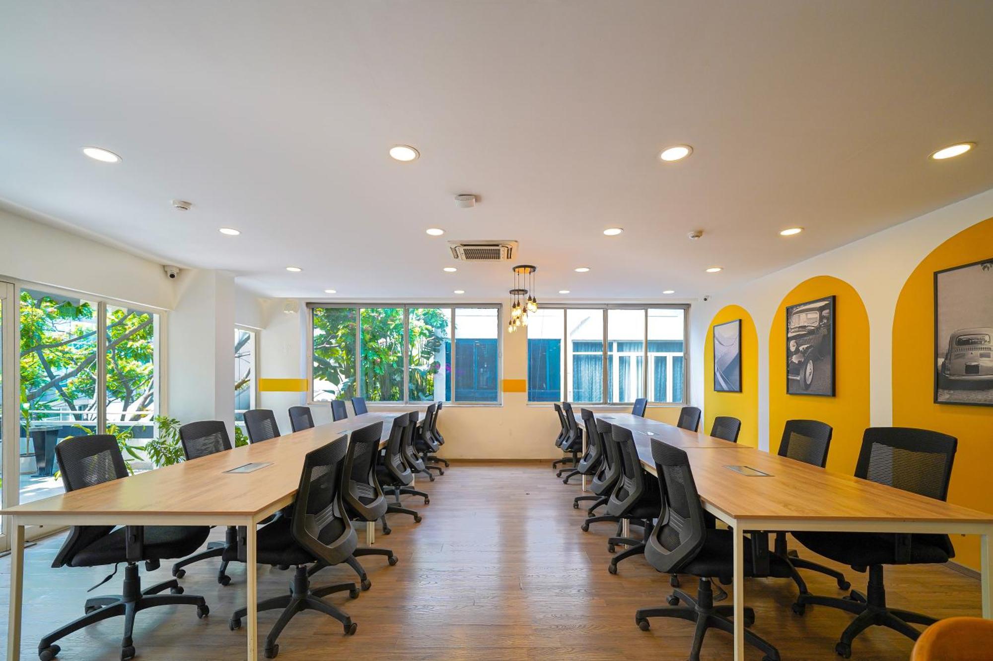 Olive Hotel Magrath By Embassy Group Bangalore Buitenkant foto