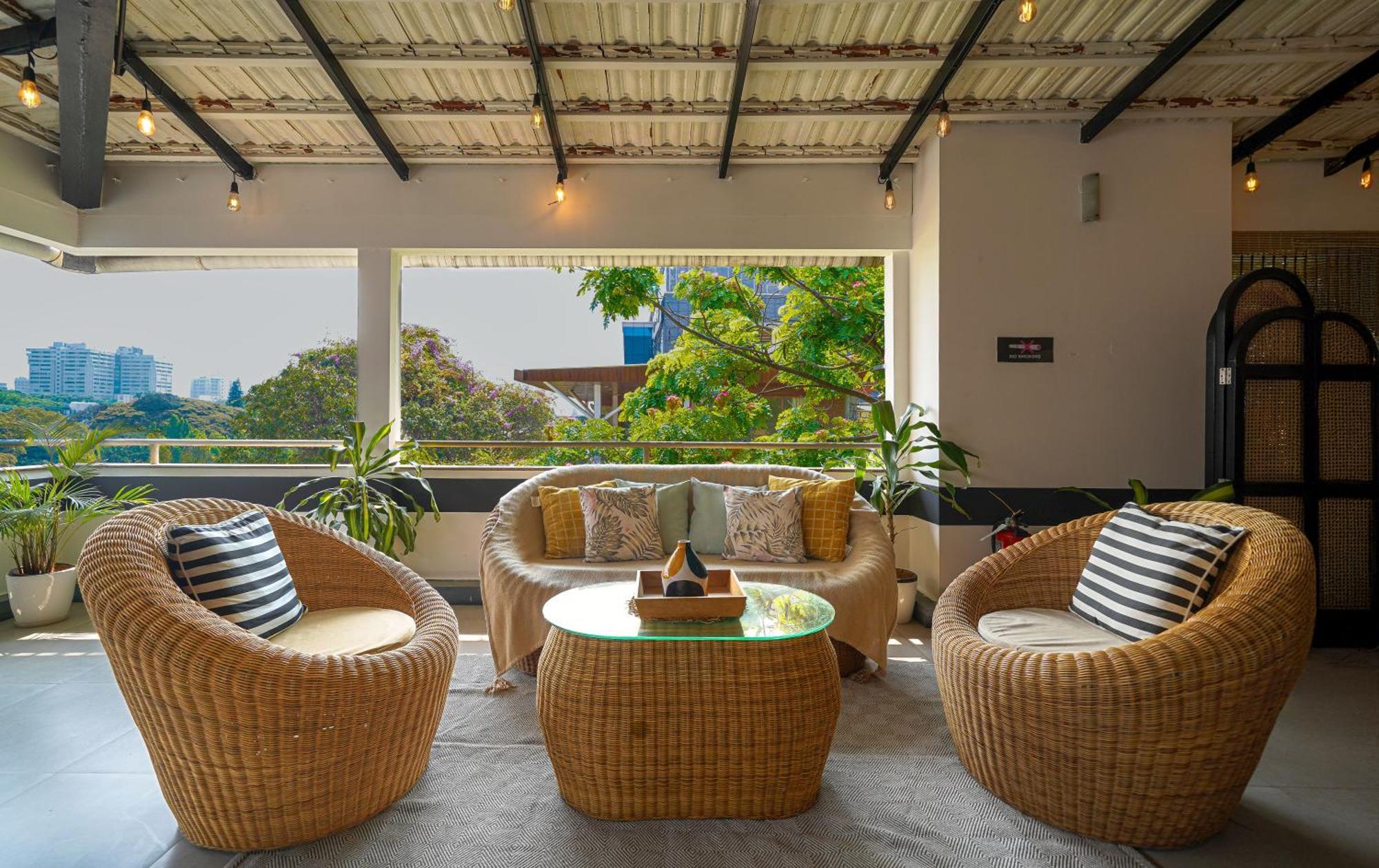 Olive Hotel Magrath By Embassy Group Bangalore Buitenkant foto