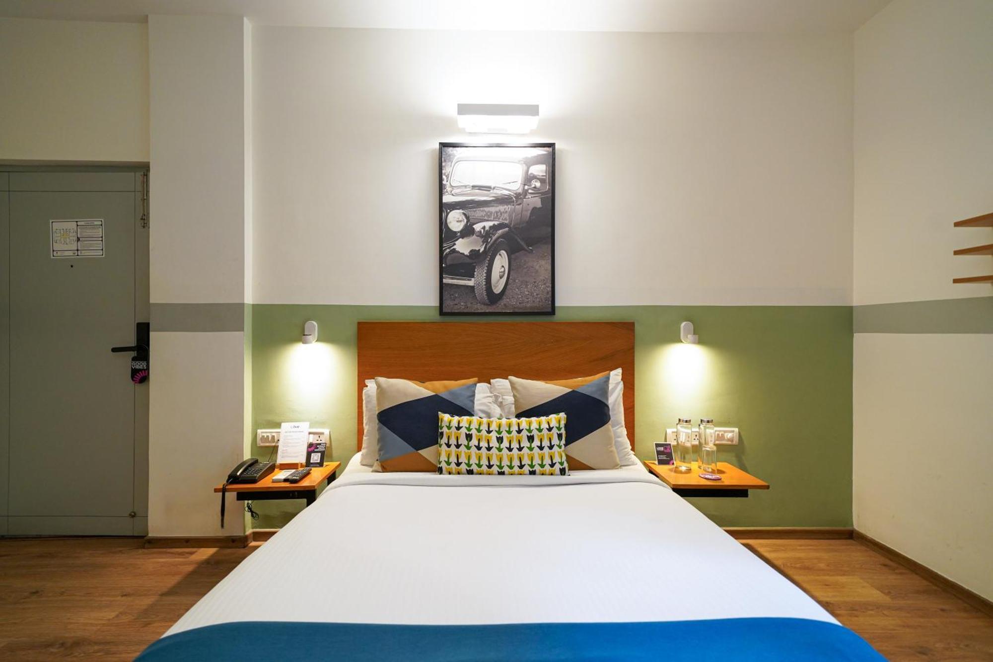 Olive Hotel Magrath By Embassy Group Bangalore Buitenkant foto