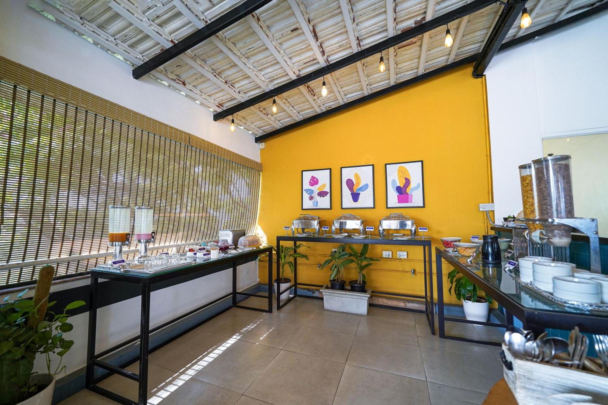 Olive Hotel Magrath By Embassy Group Bangalore Buitenkant foto